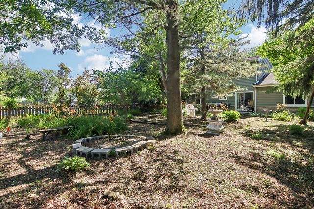 1025 Longford Drive, Westmont, IL 60559