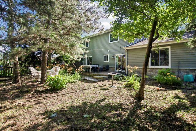 1025 Longford Drive, Westmont, IL 60559