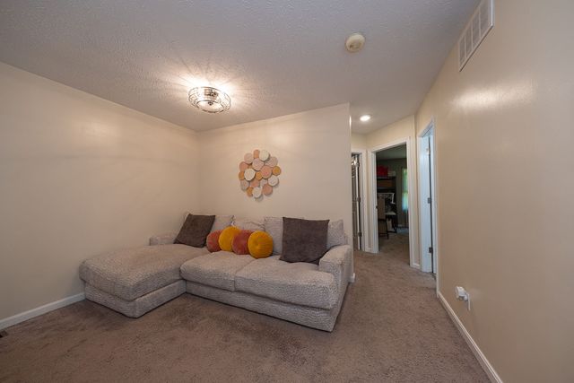 255 Commons Drive, Oakmont, PA 15139