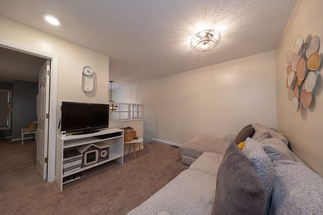 255 Commons Drive, Oakmont, PA 15139