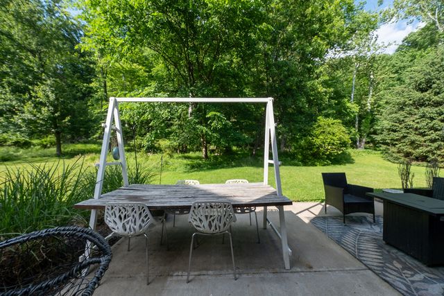 255 Commons Drive, Oakmont, PA 15139