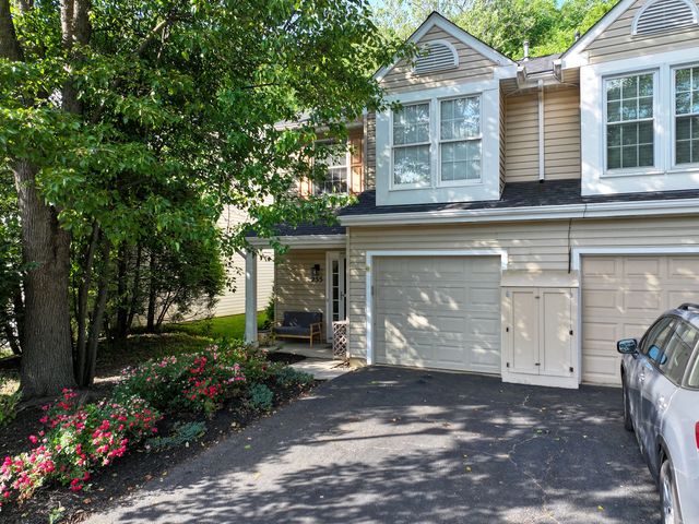 255 Commons Drive, Oakmont, PA 15139