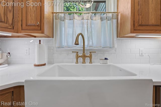 4 N Church Street, Brandon Charter Township, MI 48462