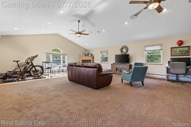 4 N Church Street, Brandon Charter Township, MI 48462