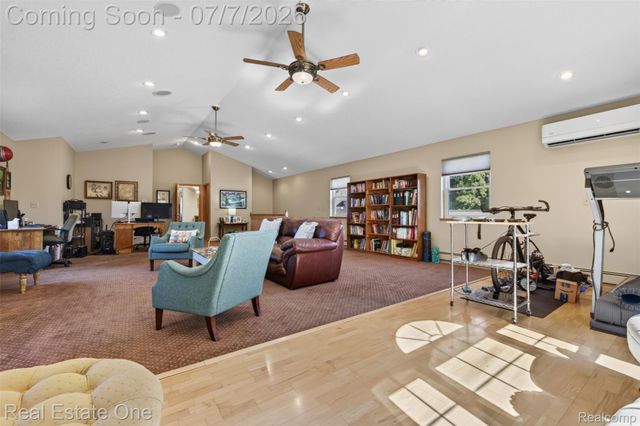 4 N Church Street, Brandon Charter Township, MI 48462