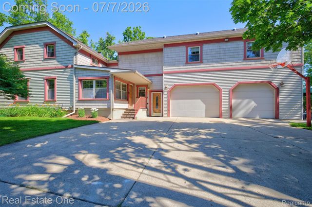 4 N Church Street, Brandon Charter Township, MI 48462