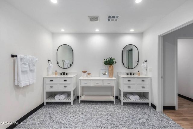 3014 N 61ST Place, Scottsdale, AZ 85251