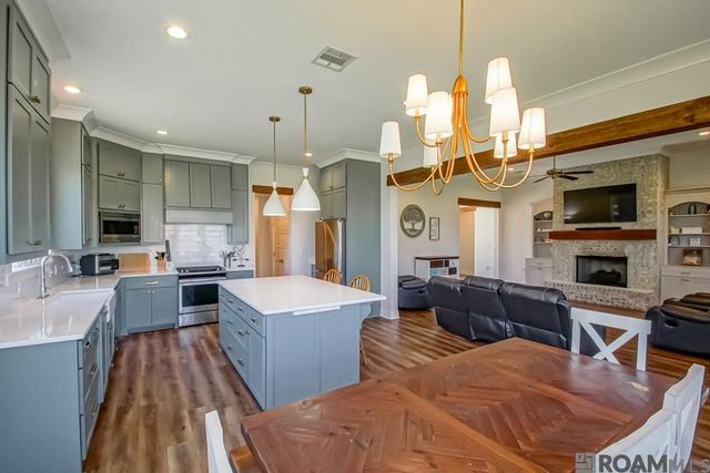 17719 Empress Dr, Greenwell Springs, LA 70739