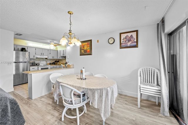 5839 La Pinata Blvd C-2, Green Acres, FL 33463