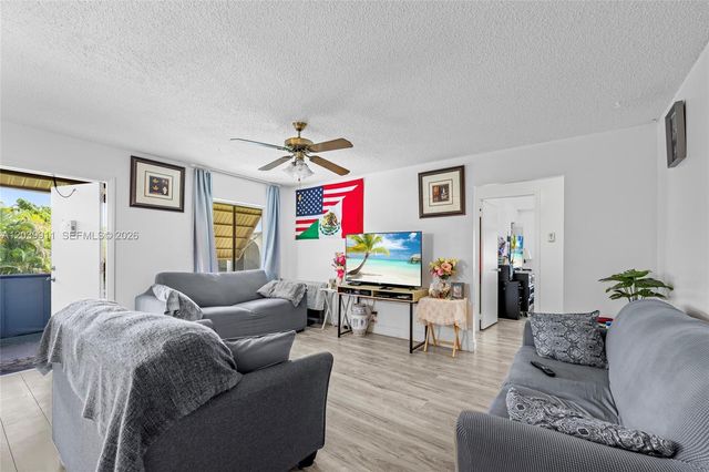 5839 La Pinata Blvd C-2, Green Acres, FL 33463