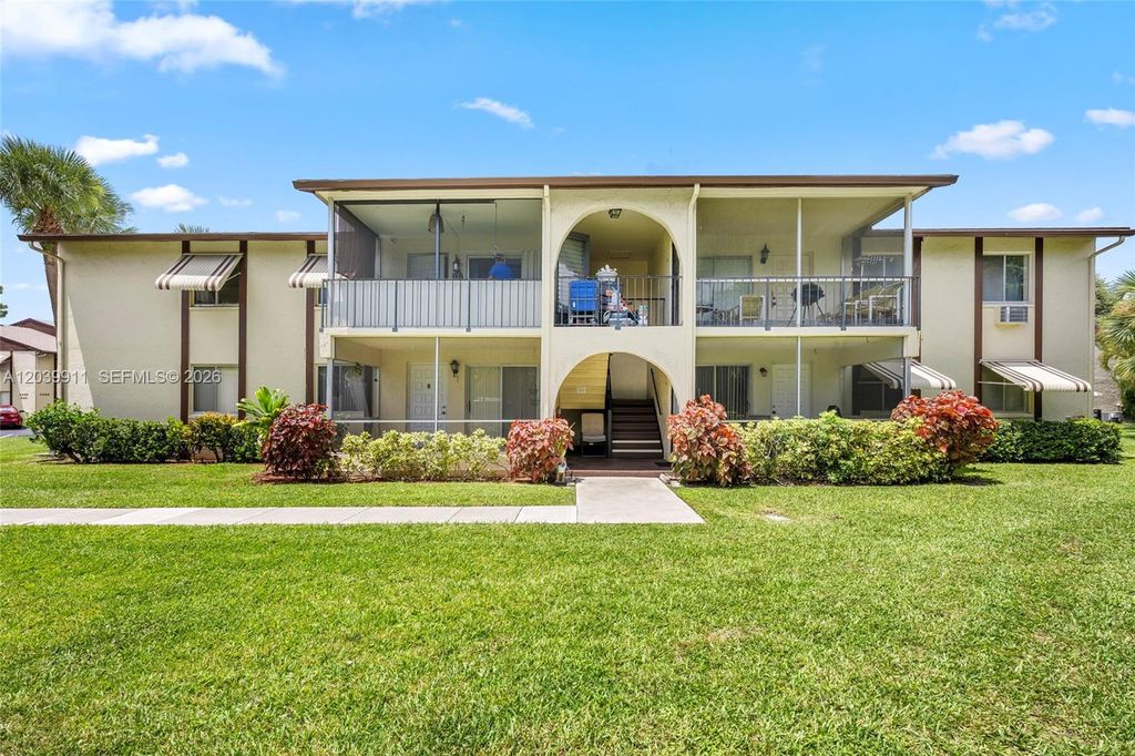 5839 La Pinata Blvd C-2, Green Acres, FL 33463
