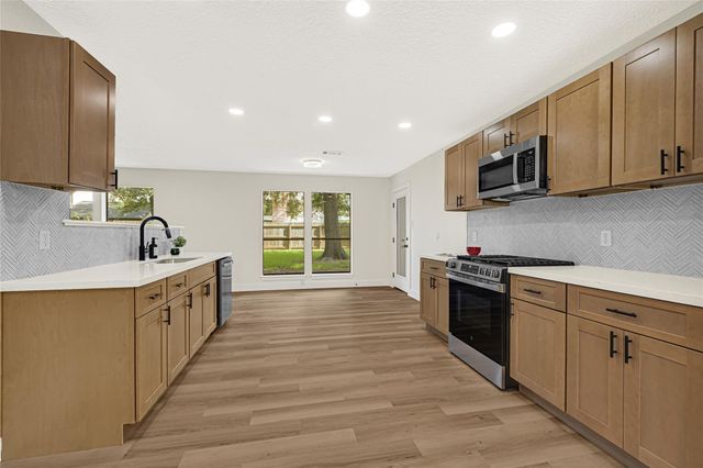3704 Winter Haven Drive, Baytown, TX 77521