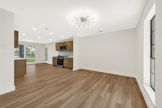 3704 Winter Haven Drive, Baytown, TX 77521