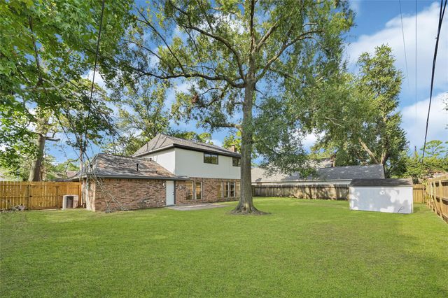 3704 Winter Haven Drive, Baytown, TX 77521