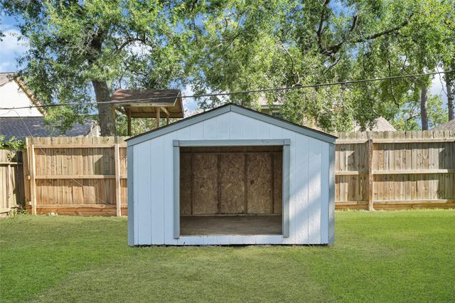 3704 Winter Haven Drive, Baytown, TX 77521