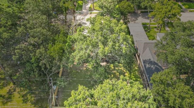 3704 Winter Haven Drive, Baytown, TX 77521