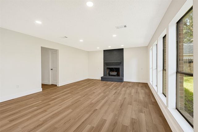 3704 Winter Haven Drive, Baytown, TX 77521