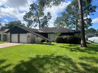 7910 Jonquil Drive, Texas City, TX 77591