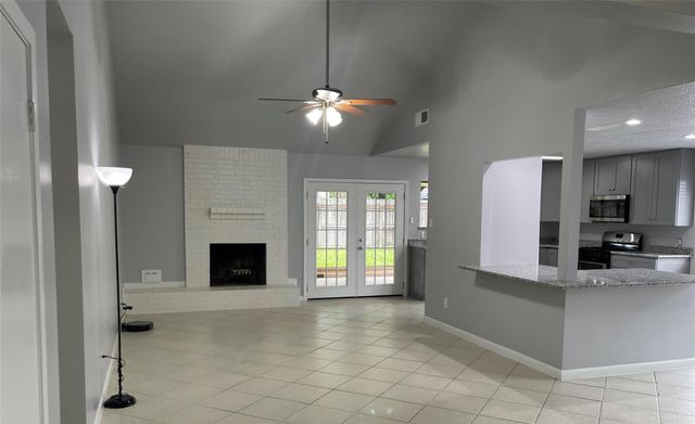 2302 E Shannon Street, Deer Park, TX 77536