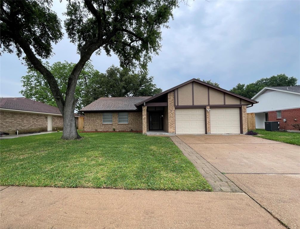 2302 E Shannon Street, Deer Park, TX 77536