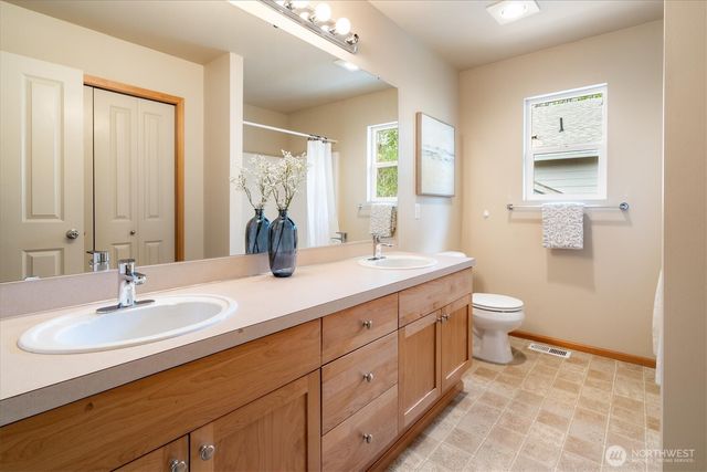 6008 NE 1st Circle, Renton, WA 98059