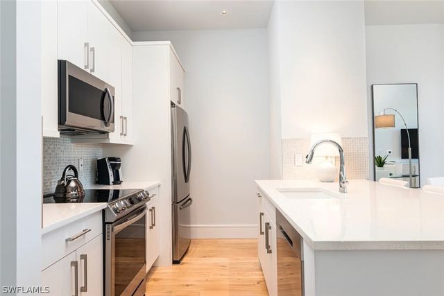 101 8th ST S 206, Naples, FL 34102