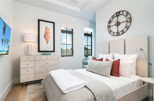 101 8th ST S 206, Naples, FL 34102