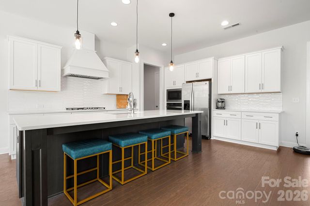5005 Alexander Manor Drive, Charlotte, NC 28270