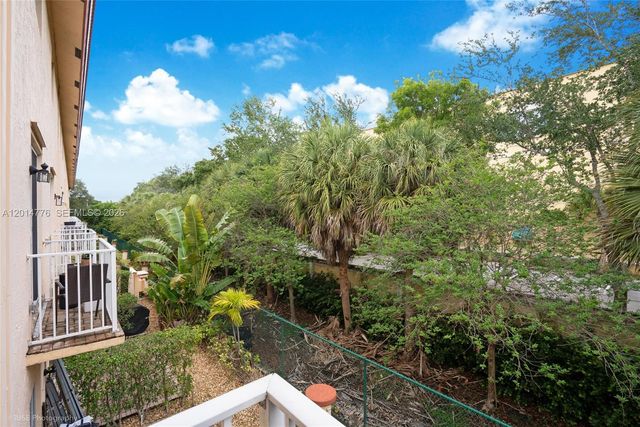 2461 NE 14th Street 2461, Pompano Beach, FL 33062
