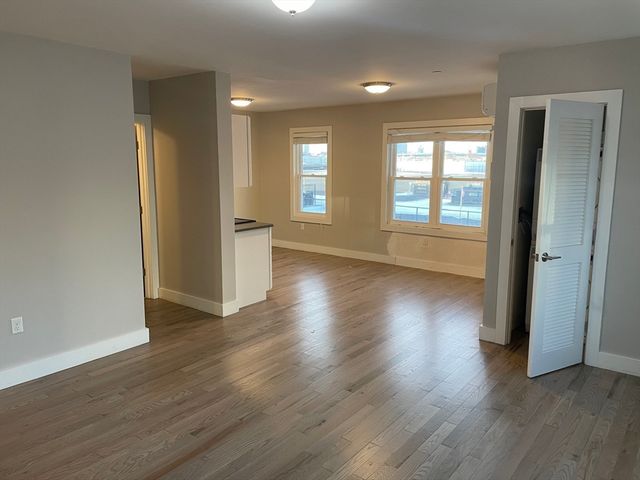 543 Dorchester Ave, Boston, MA 02127