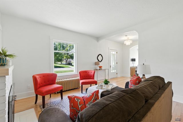 1102 9TH ST, Rapid City, SD 57701