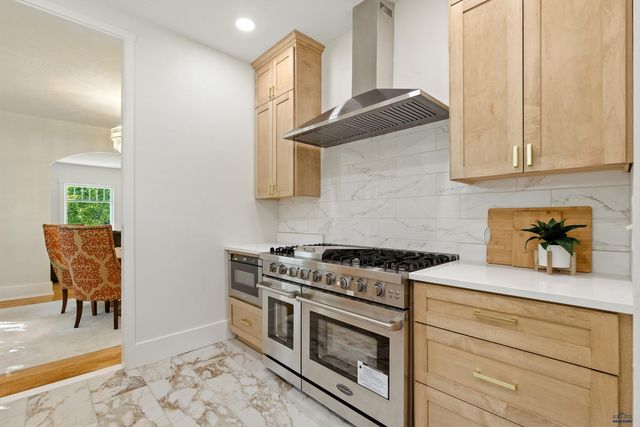 1102 9TH ST, Rapid City, SD 57701