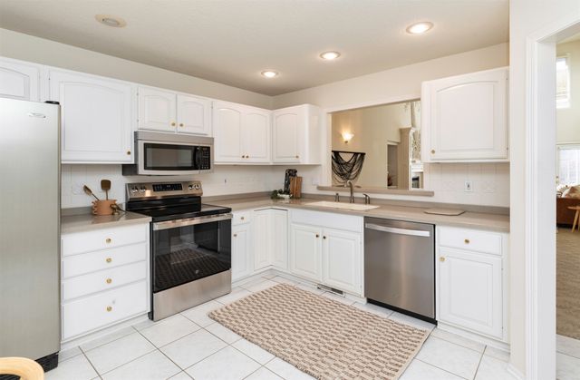 702 58th Street, West Des Moines, IA 50266