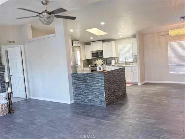 1855 RIVERSIDE 405, Ontario, CA 91761