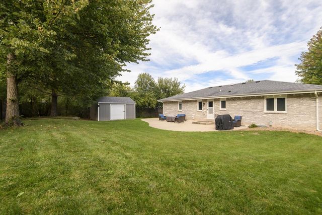414 Whipple Tree LANE, Waterford, WI 53185