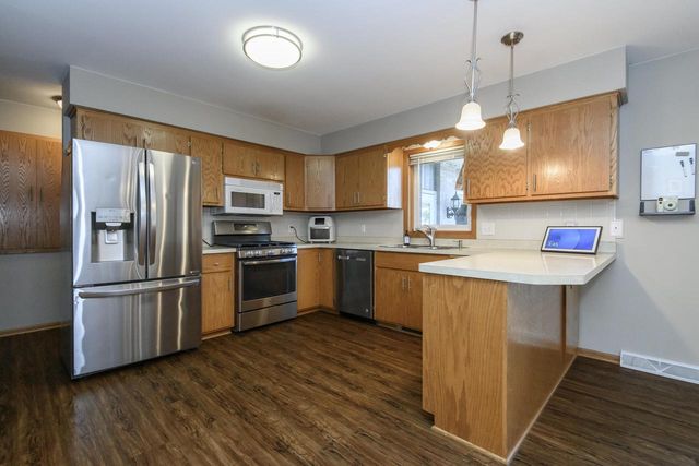 414 Whipple Tree LANE, Waterford, WI 53185