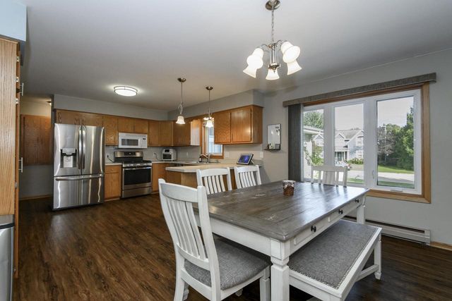 414 Whipple Tree LANE, Waterford, WI 53185