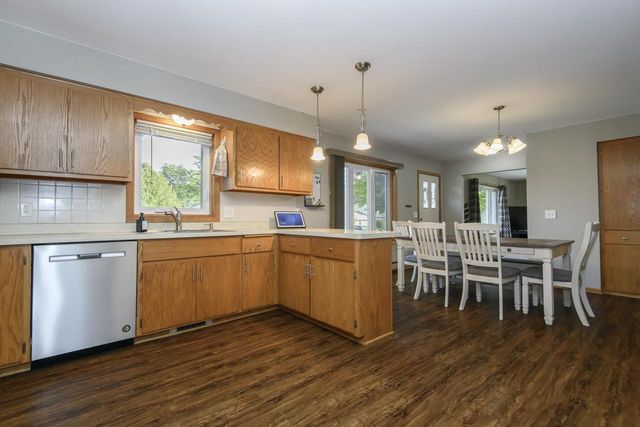 414 Whipple Tree LANE, Waterford, WI 53185