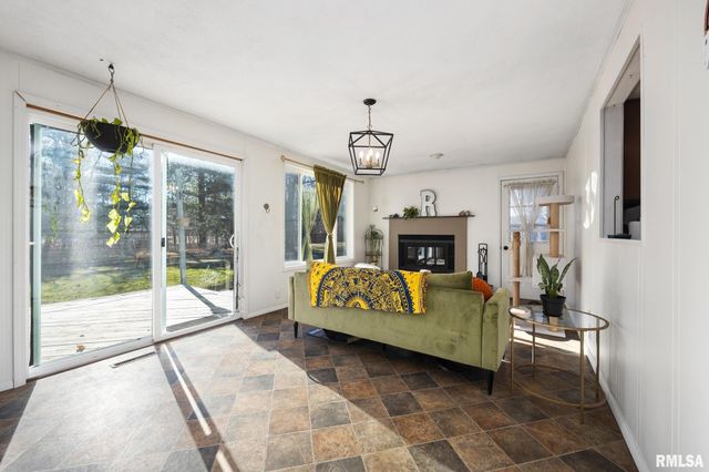 1106 W ORCHARD Lane, Peoria, IL 61615