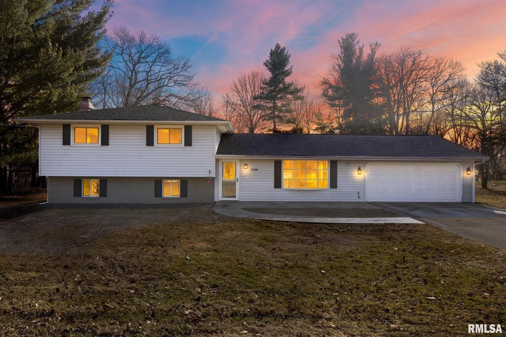 1106 W ORCHARD Lane, Peoria, IL 61615