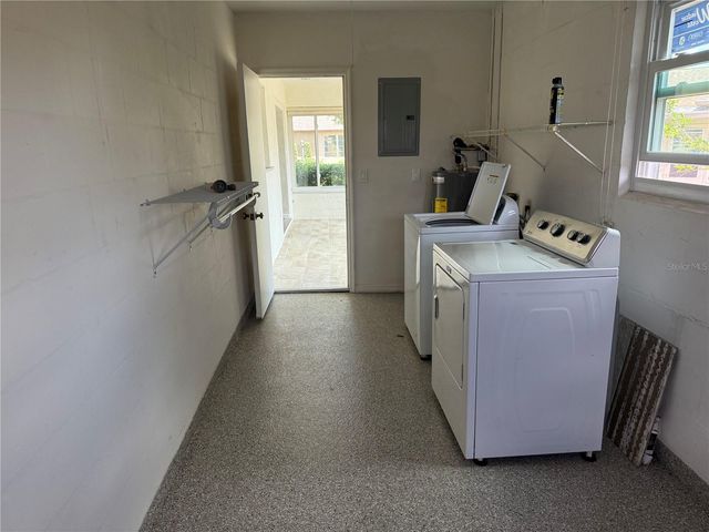 110-112 GLOUCESTER BOULEVARD, Sun City Center, FL 33573