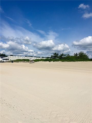 8 Presque Isle Trail, Narragansett, RI 02882