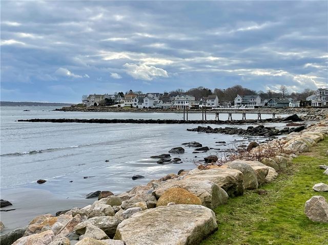 8 Presque Isle Trail, Narragansett, RI 02882