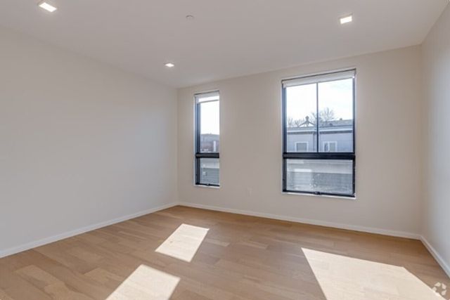 9-11 Burney 305, Boston, MA 02120