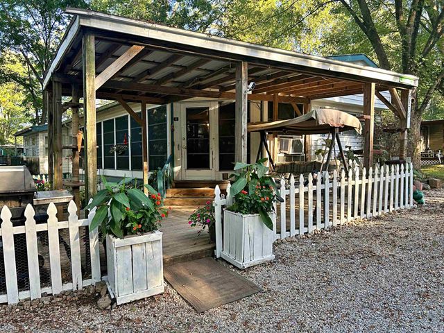 4378 N Private Road 1185 E, Loogootee, IN 47553