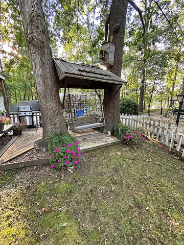 4378 N Private Road 1185 E, Loogootee, IN 47553