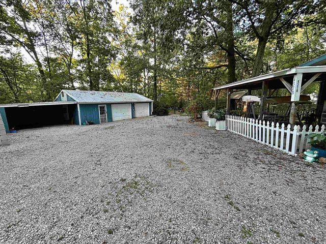4378 N Private Road 1185 E, Loogootee, IN 47553