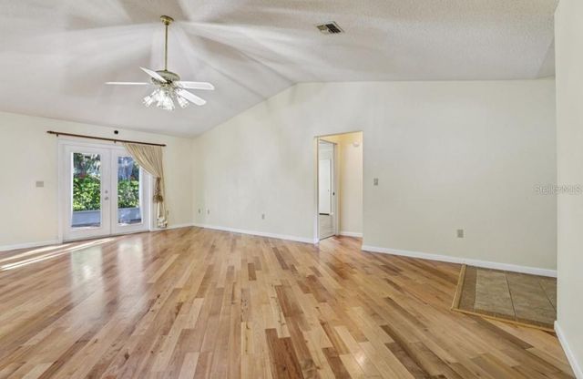 304 BRIGADOON CIRCLE, Leesburg, FL 34788