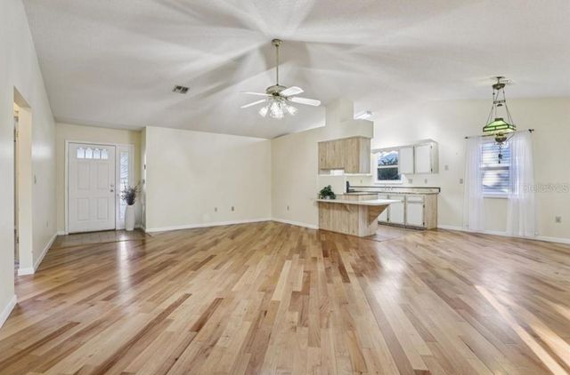 304 BRIGADOON CIRCLE, Leesburg, FL 34788