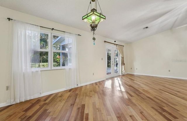 304 BRIGADOON CIRCLE, Leesburg, FL 34788